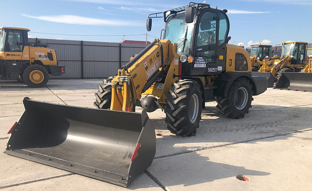 Погрузчик фронтальный HZM S825T