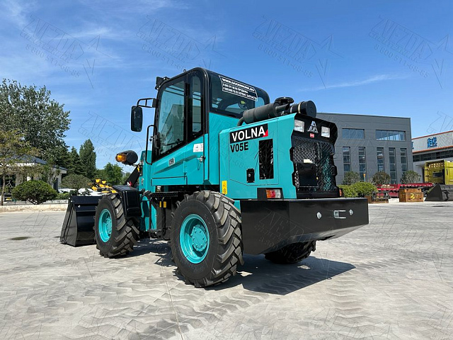 Фронтальный погрузчик VOLNA V05E