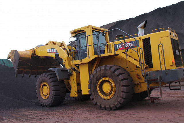 Фронтальный погрузчик LW1200KN