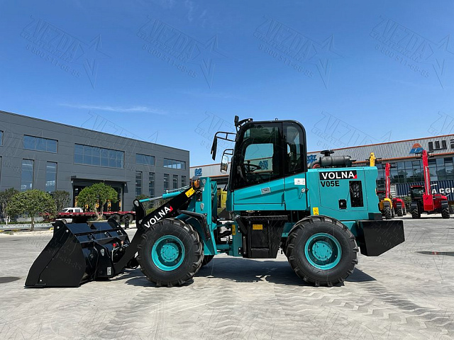 Фронтальный погрузчик VOLNA V05E