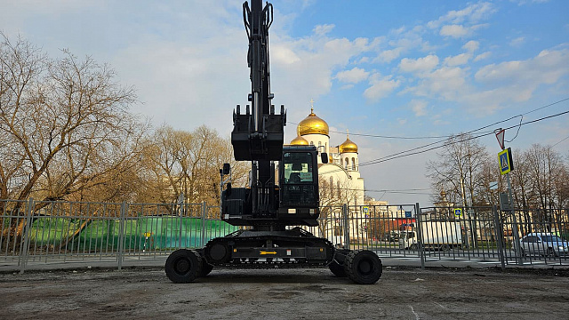 Экскаватор колесно-гусеничный HZM X120
