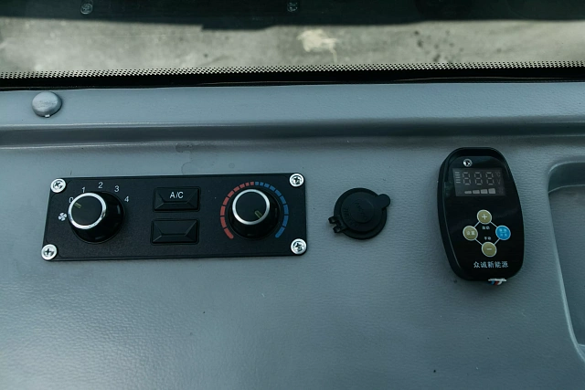 Телескопический погрузчик Knack Wesson T6027