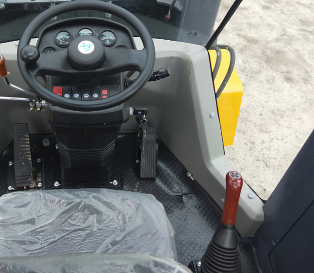 Фронтальный погрузчик LW160FV