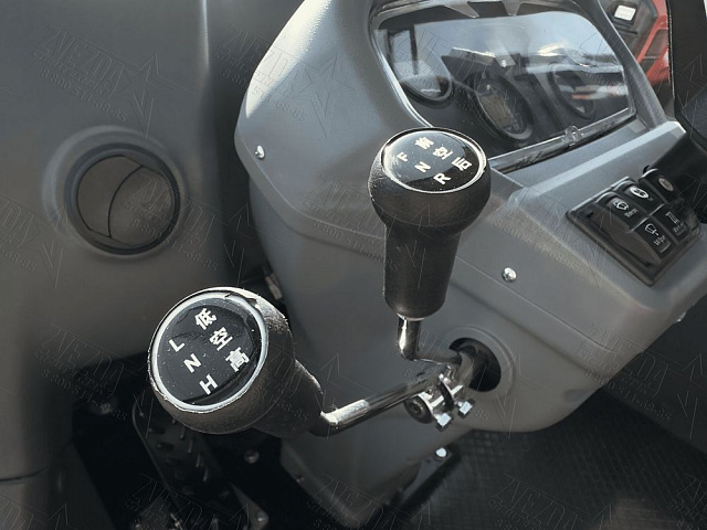Фронтальный погрузчик VOLNA V104