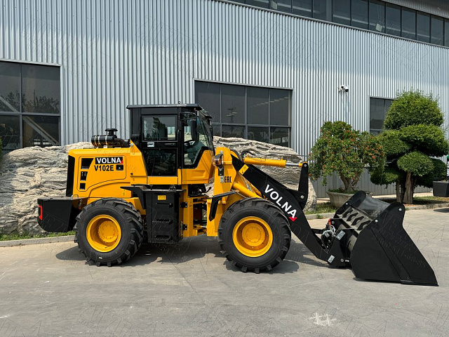 Фронтальный погрузчик VOLNA V102E