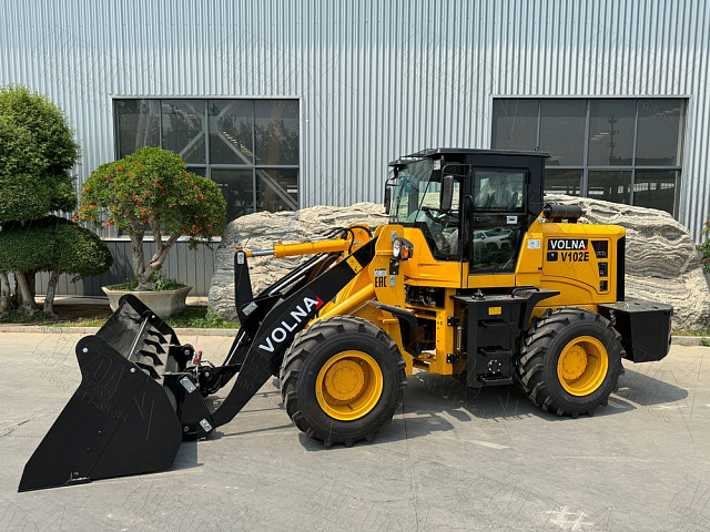 Фронтальный погрузчик VOLNA V102E