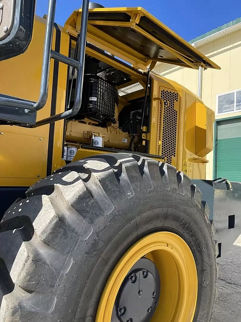 Фронтальный погрузчик Beezone 956GT