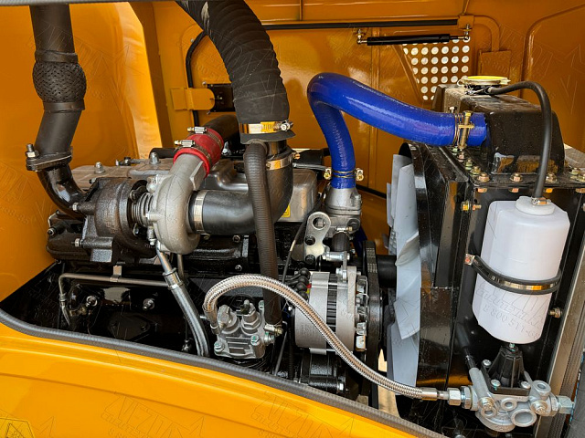 Фронтальный погрузчик VOLNA V102E